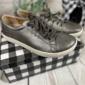 Birkenstock 38 tennis shoes